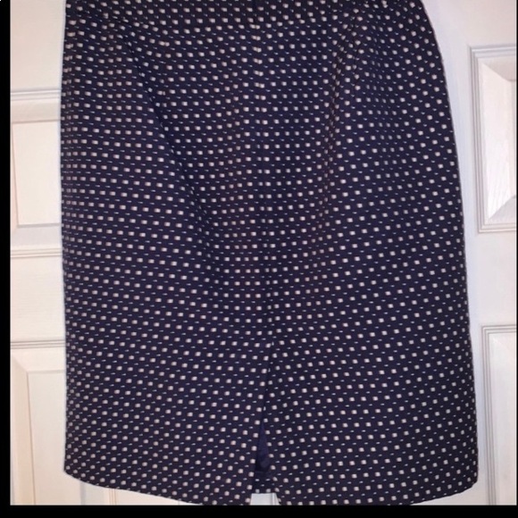 Banana Republic Skirt, Size 6 - Picture 2 of 4